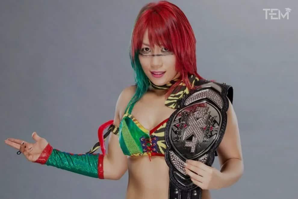 WWE-Female-Wrestlers-Asuka